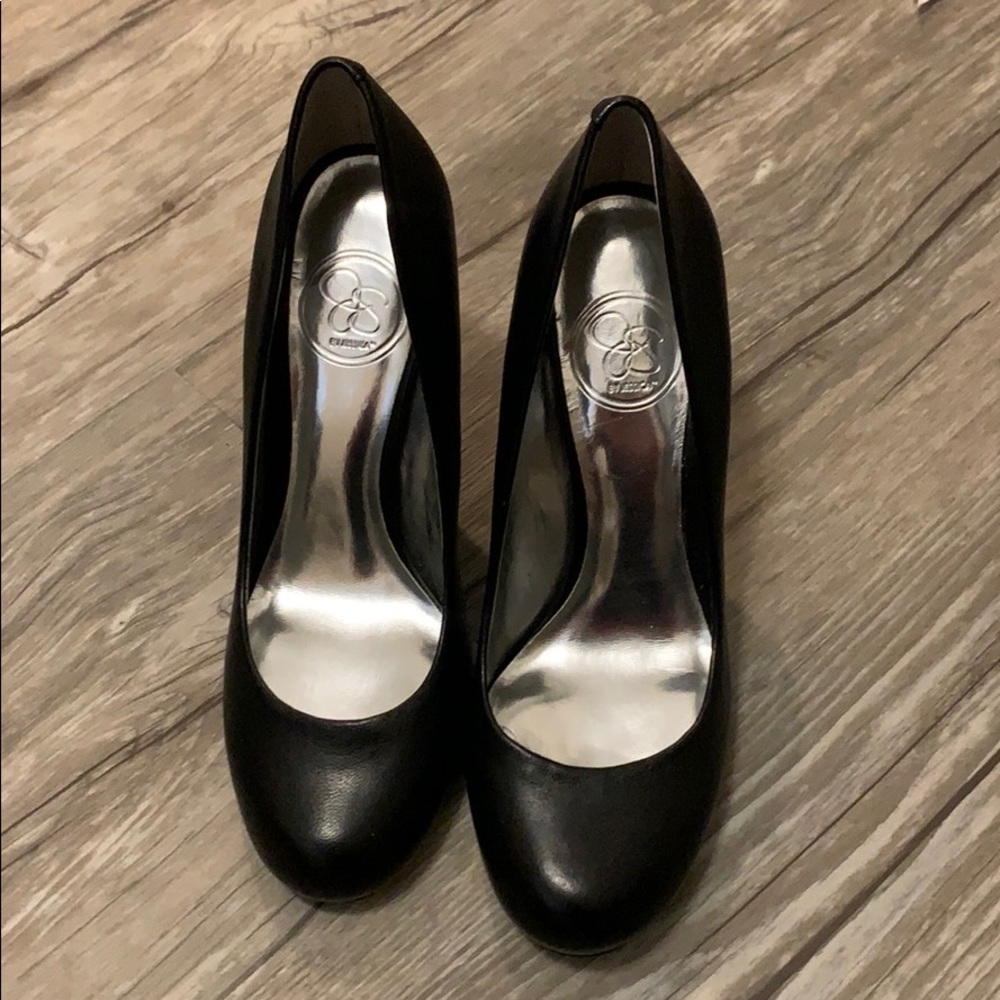 Jessica Simpson Black Pumps sz 6